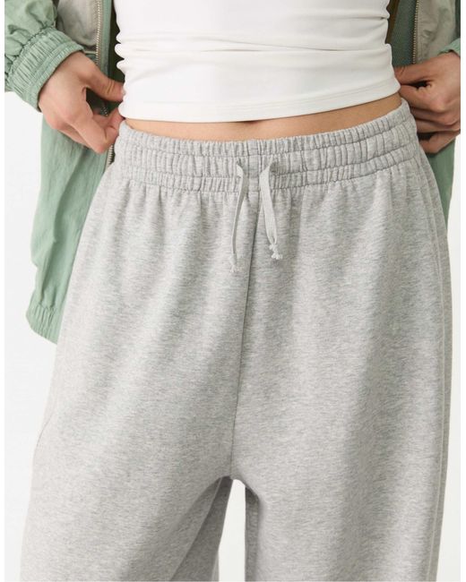 Stradivarius Gray – weit geschnittene jogginghose