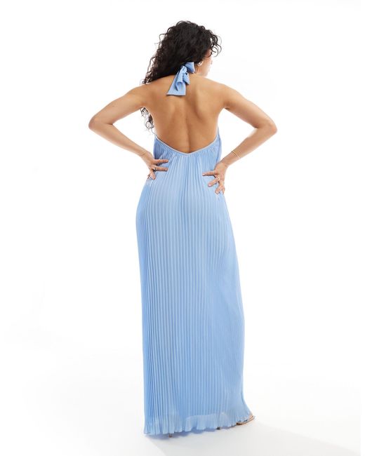 L'invitée - robe longue plissée à encolure américaine en mousseline - poudré TFNC London en coloris Blue