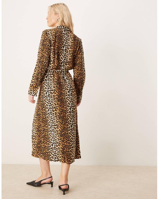 Y.a.s - robe chemise longue à imprimé léopard et liens à la taille Y.A.S en coloris Natural