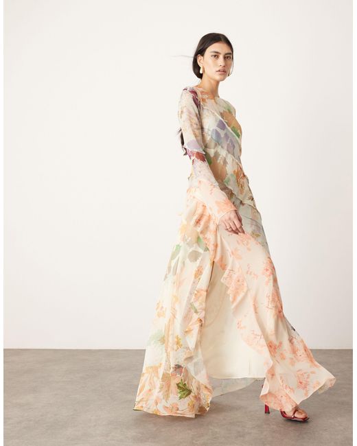 Robe longue coupée en biais à imprimé fleuri avec manches longues et empiècements - rose ASOS en coloris Natural
