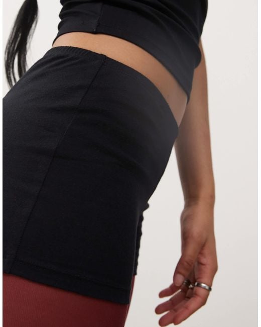 Motel Black Eunia Micro Short