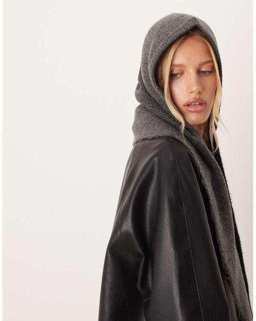 Sciarpa A Cappuccio di ASOS in Black
