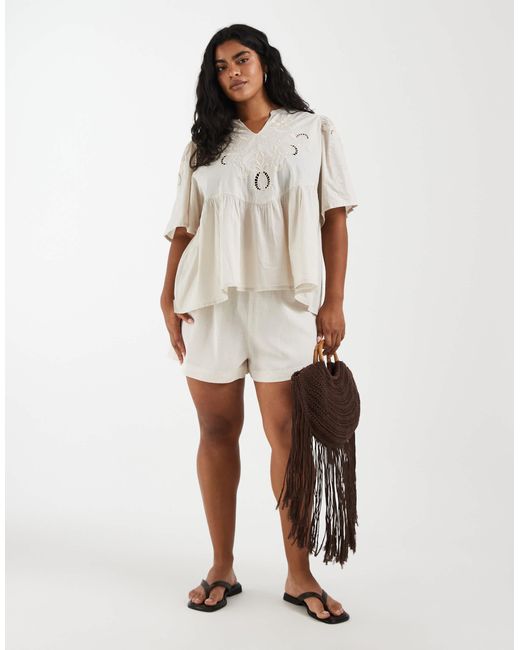 ONLY White – bestickte bluse