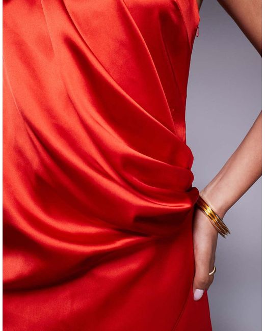 Vestido Corto Asimétrico Con Diseño Cruzado En La Parte Delantera De -Marrón ASOS de color Red