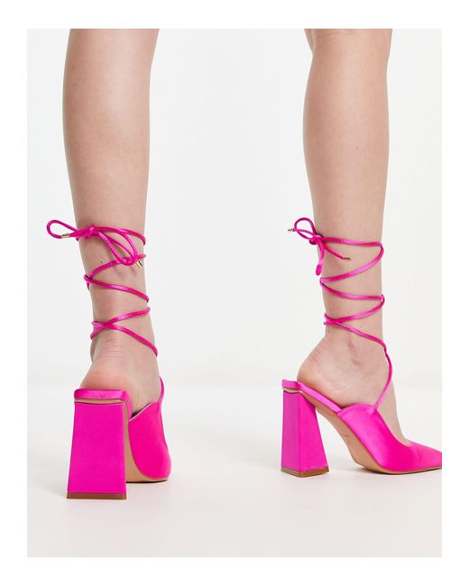 Zapatos rosas intenso con aberturas y diseño anudado al tobillo Raid de color Pink