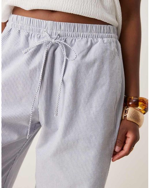 Pantalones Azules A Rayas Sin Cierres De Pernera Barrel Con Lazada En La Cintura De Abercrombie & Fitch de color White