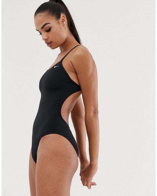 Nike Nike – er Badeanzug mit Ausschnitten in Schwarz | Lyst AT