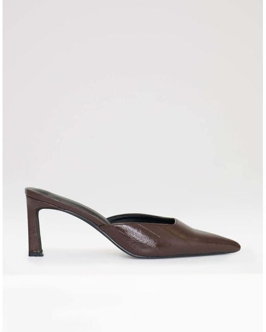 Threadbare Natural Closed Toe Kitten Heel