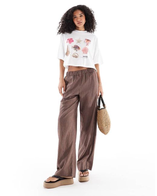 T-Shirt Taglio Corto Bianca Con Grafica Con Conchiglie di ONLY in White