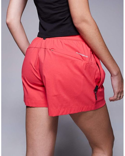 Class V Pathfinder di The North Face in Red