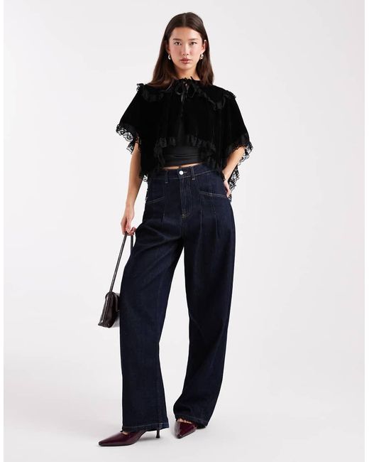 Capa Negra De Terciopelo Y Encaje De Miss Selfridge de color Black