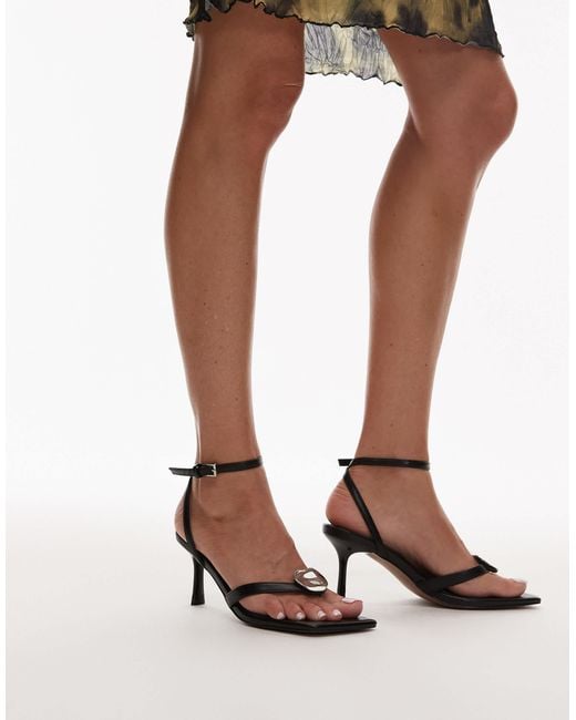 TOPSHOP Black Gilly Heeled Toe Thong With Metal Detail