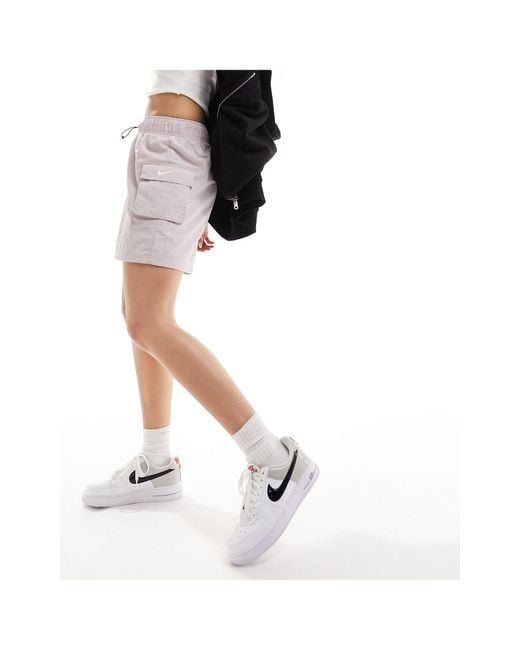 Nike Black – cargo-shorts aus webstoff