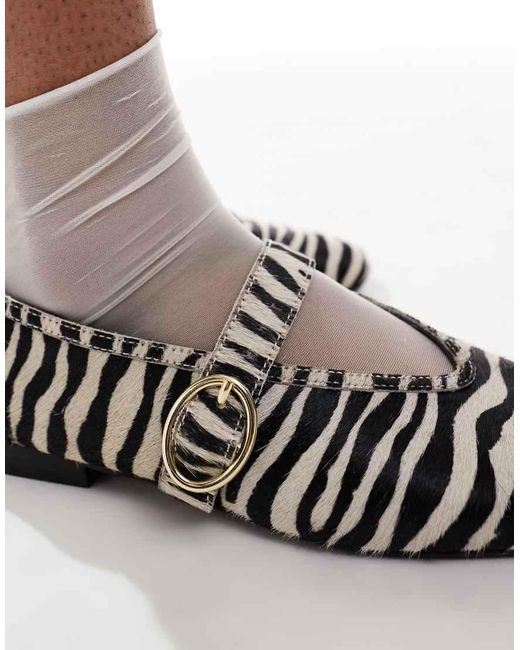 Merceditas Planas Con Estampado De Y Acabado De Pelo De Poni Lavena De Schuh de color White