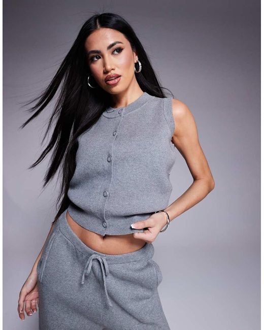 Top Gris Jaspeado Estilo Chaleco Con Botones De Punto De (Parte De Un Conjunto) The Couture Club de color Gray