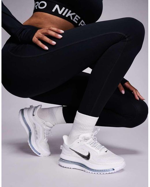 Nike Black Pegasus Premium Trainers