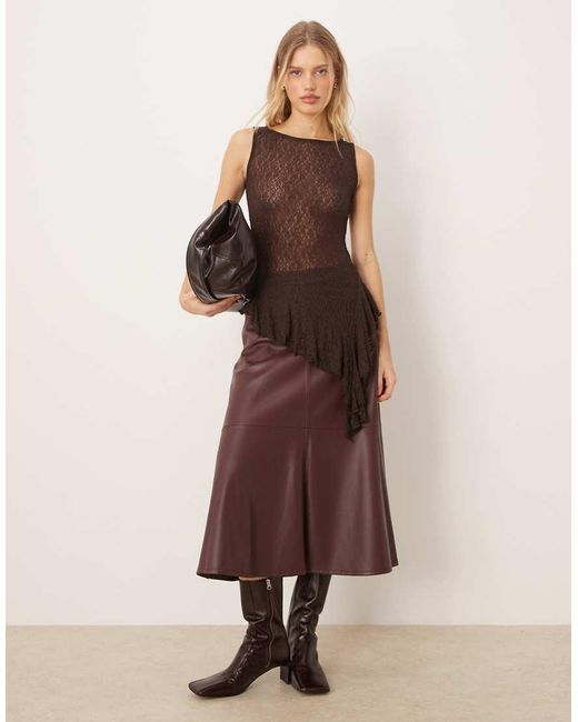 Gina Tricot Asymmetrische Kanten Top in het Brown