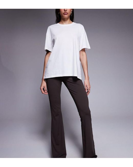 Pantalones De Campana Marrón Moldeadores De Parte Delantera Cruzada De Asos Design Tall ASOS de color Purple