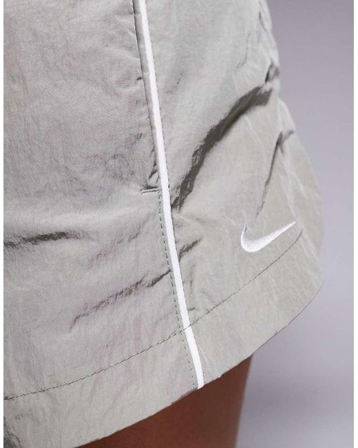 Wind Runner di Nike in Gray