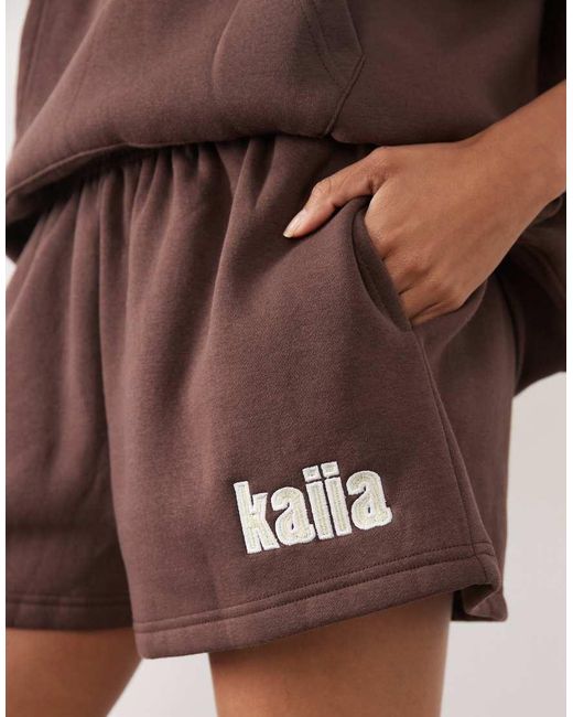 Studio Kaiia de color Brown