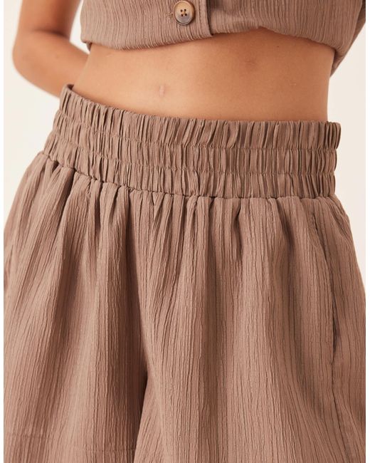 ASOS Natural – shorts aus musselinstoff