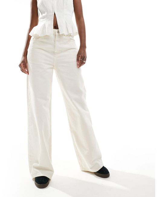 Jeans dritti oversize bianchi di Mango in White