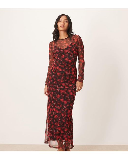 Never Fully Dressed Petite in het Red