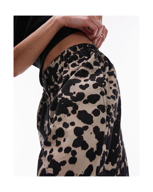TOPSHOP Black – schlupf-shorts mit mehrfarbigem, abstraktem leopardenmuster