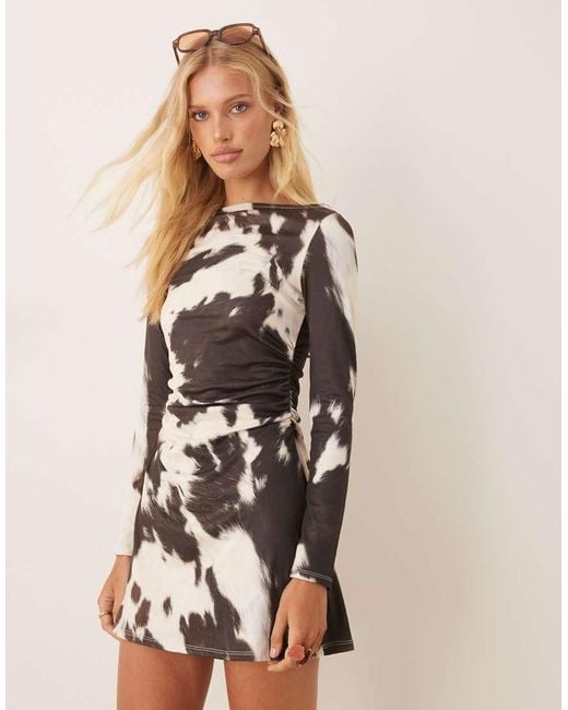 ASOS Fit And Flare Mini Jurk Met Lange Mouwen En Koeienprint in het Natural