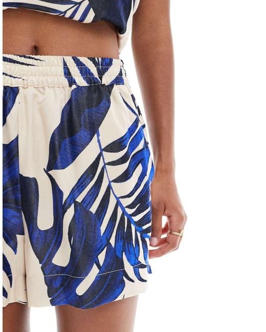 Vero Moda Blue Satin Short Co-Ord With Leaf Print