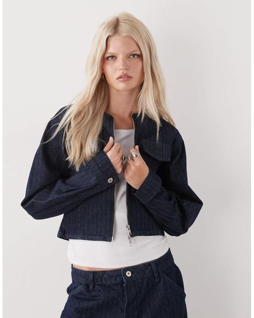 Collusion Blue – blaue, figurbetonte jeansjacke im 90er-stil mit tiefer taille und streifen, kombiteil