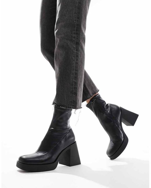 Stradivarius stivaletti neri discount