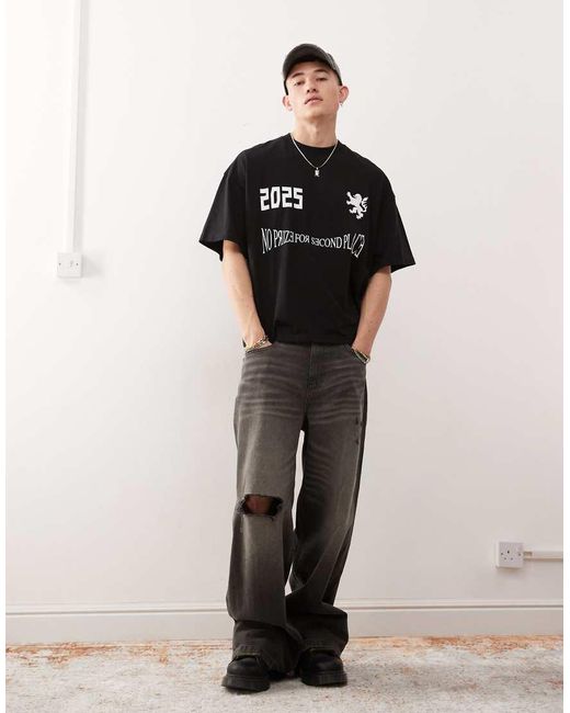 T-Shirt Skater Squadrata Nera Con Stampa Stile Calcio di Collusion in Black da Uomo