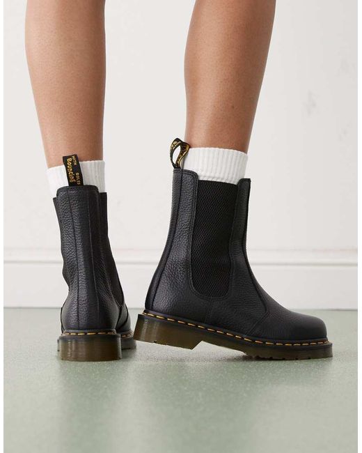 2976 Hi di Dr. Martens in Black