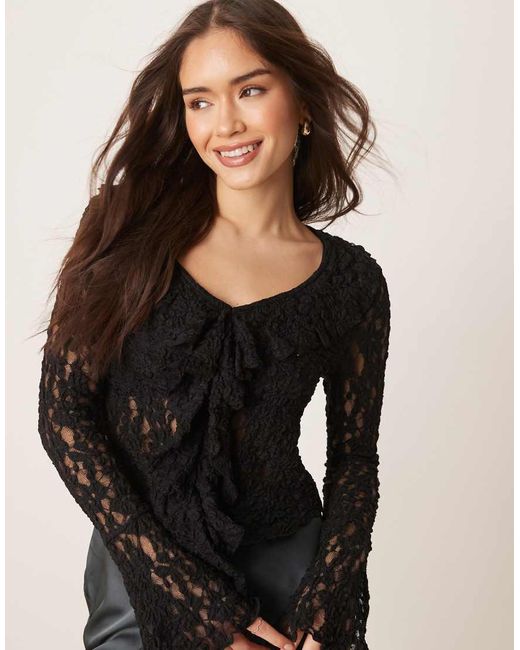 ASOS Top Van Getextureerd Kant Met Gestrikte Voorkant En Ruches in het Black