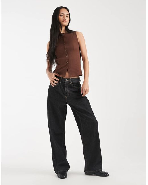 Top Abotonado Sin Mangas Con Cuello Barco De New Look de color Brown