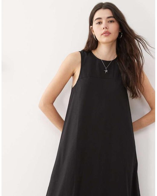 Collusion White Bubble Hem Maxi Dress