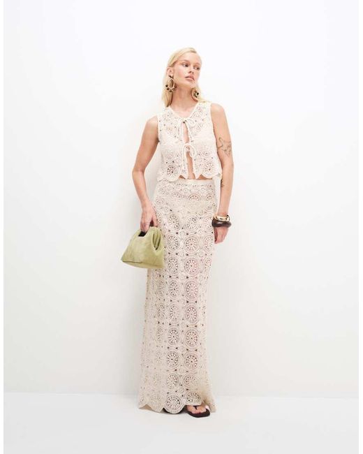 4th & Reckless White Cotton Rich Crochet Floral Scallop Edge Beach Maxi Skirt Co-ord