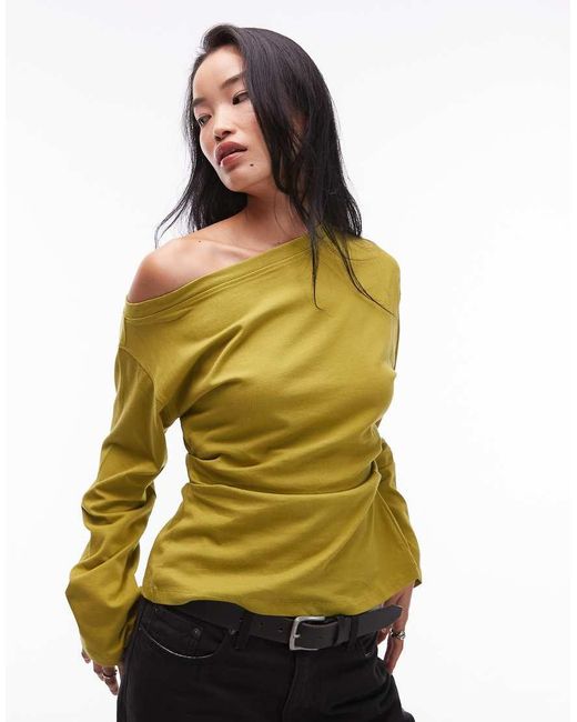 Camiseta Verde Oliva De Manga Larga Con Hombro Caído Y Cintura Estilo Corsé De ASOS de color Yellow