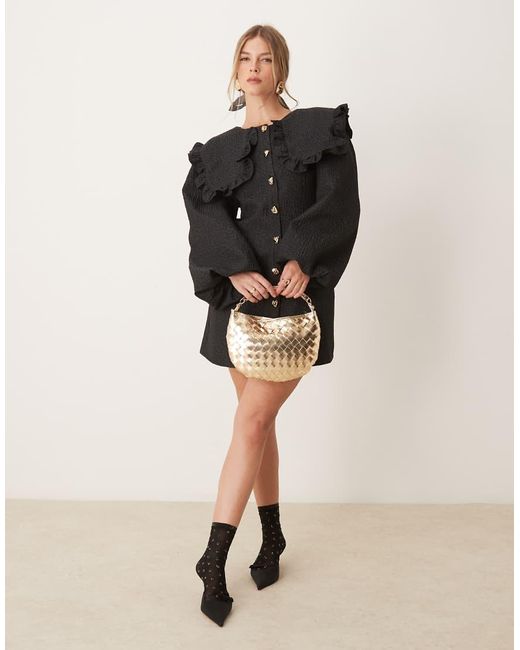 Vestido Corto Con Solapas Extragrandes De Ghospell de color Black
