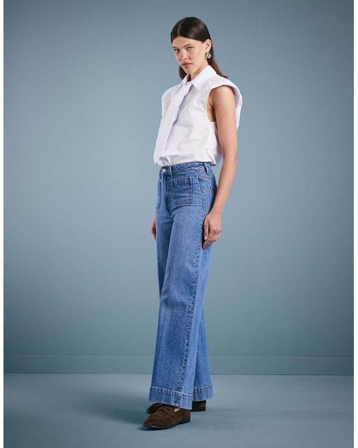 Jeans A Vita Alta Con Fondo Ampio Medio Con Tasche Sul Davanti di ASOS in Blue