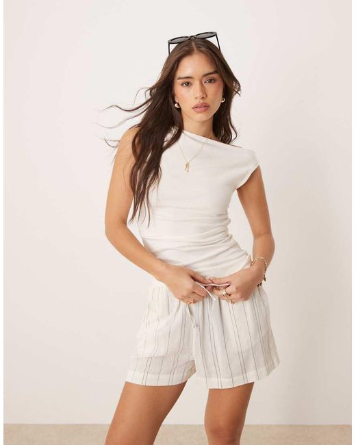 Mango Jersey Top Met Rechte Hals En Blote Schouder in het White