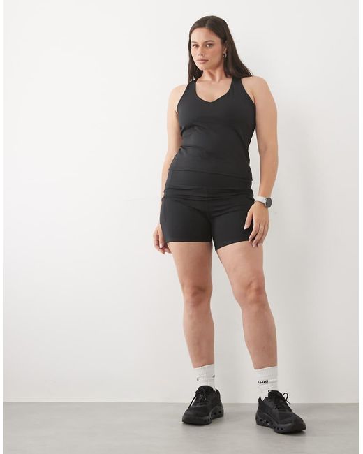4505 Black Curve Active V-neck Racer Back Vest With Inner Bra