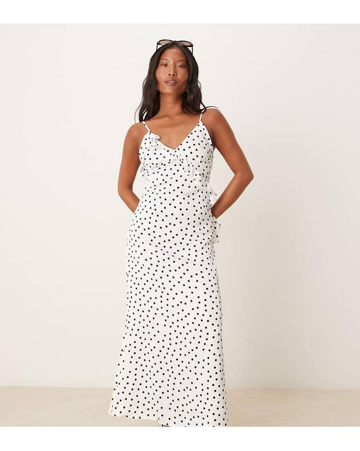 Vila Maxi Slipdress Met Corsage, Ruches En Stippenprint in het White