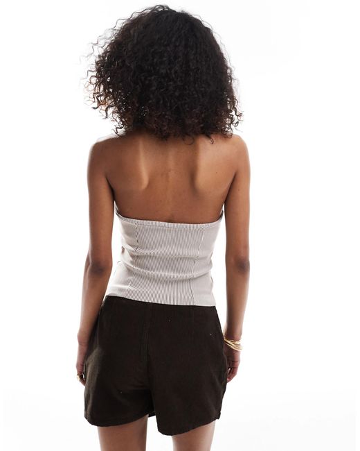 Bershka White – neckholder-oberteil aus bengaline mit en nadelstreifen