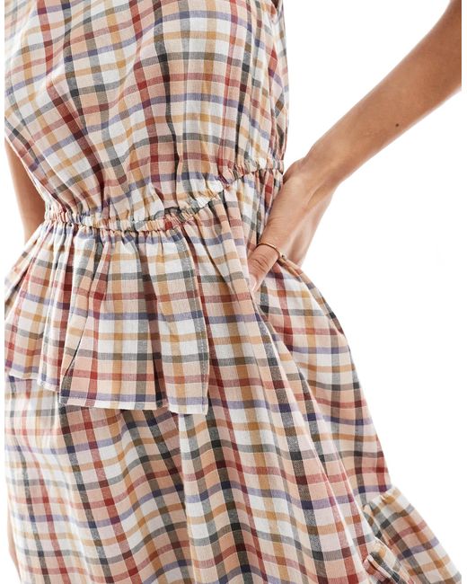 Robe à carreaux et volants Native Youth en coloris Pink