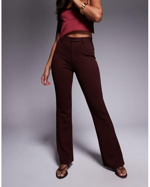 Pantaloni A Zampa Slim di ASOS in Purple