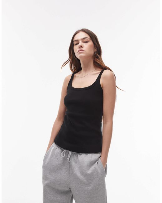 Débardeur côtelé ajusté à bretelles et encolure dégagée TOPSHOP en coloris Black