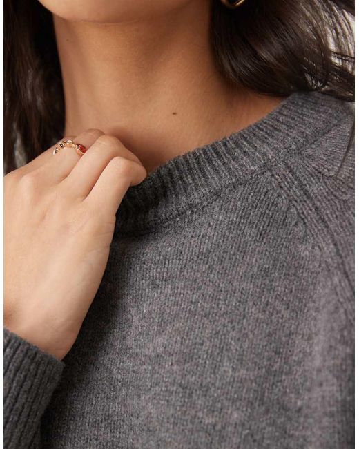 Capsule di Mango in Gray