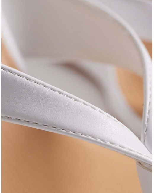 Ines di SEQWL in White